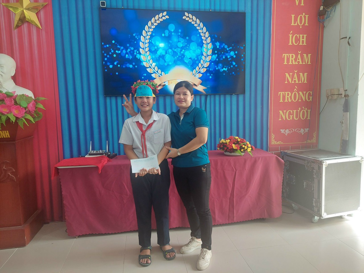 Trường THCS Huỳnh Thúc Kháng ngoại khóa “Chinh phục vòng Nguyệt Quế” cho học sinh khối 7